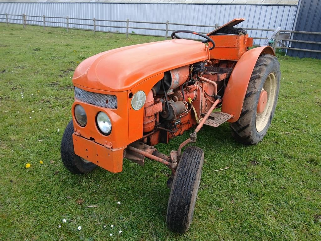 Smalspoor Renault Vigneron V73., Zakelijke goederen, Landbouw | Tractoren, Ophalen, Renault