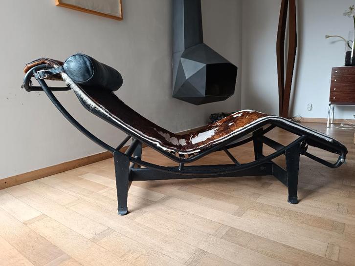LC4 Loungestoel „Total Black” - Vintage, Antiek en Kunst, Antiek | Meubels | Stoelen en Sofa's, Ophalen