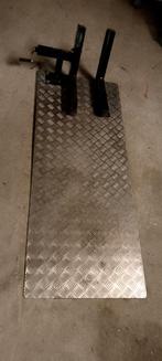 Alu plaat met zware verstelbare inrijklem, Ophalen