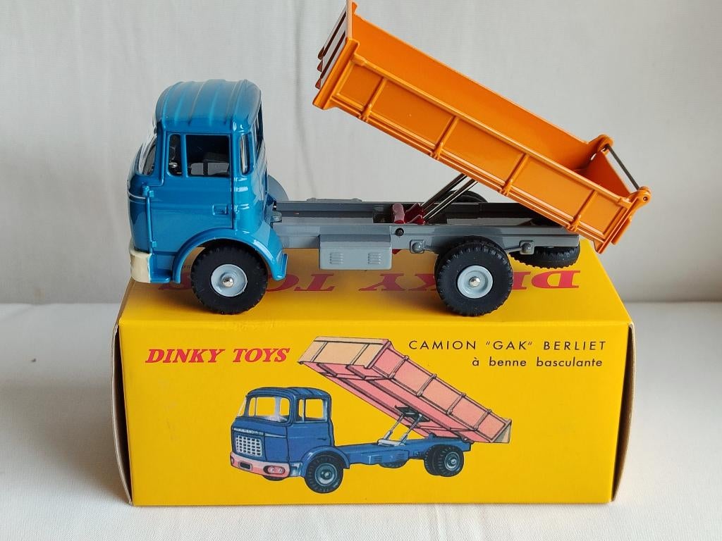 Dinky toys meccano france RENAULT ESTAFETTE PICK UP 563 - Collection