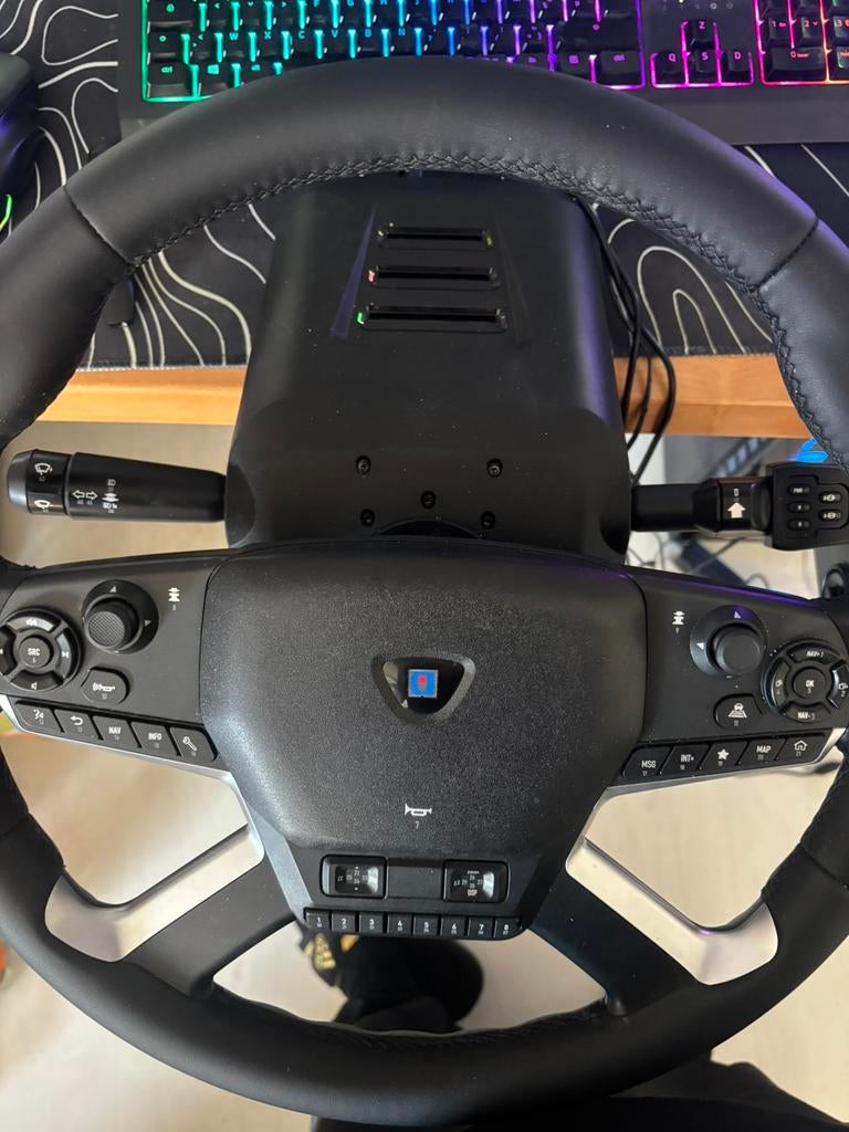 Hori truck steering wheel + shifter, Consoles de jeu & Jeux vidéo, Consoles de jeu | Xbox | Accessoires, Enlèvement, Utilisé, Autres types