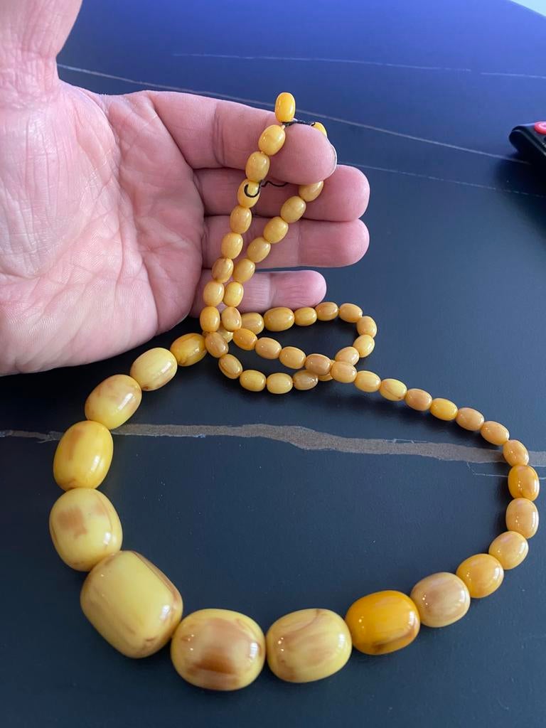 bakeliet ketting creme, Bijoux, Sacs & Beauté, Bijoux anciens, Enlèvement ou Envoi, Autres matériaux, Collier, Doré