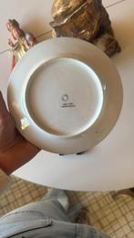 Verschillende porseleinen borden, Ophalen