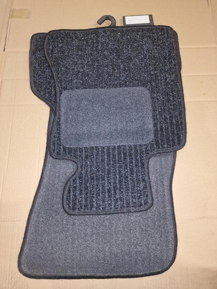 Automatten set 4-delig BMW E60 zwart niet origineel, Auto-onderdelen, Interieur en Bekleding, BMW, Nieuw, Ophalen of Verzenden