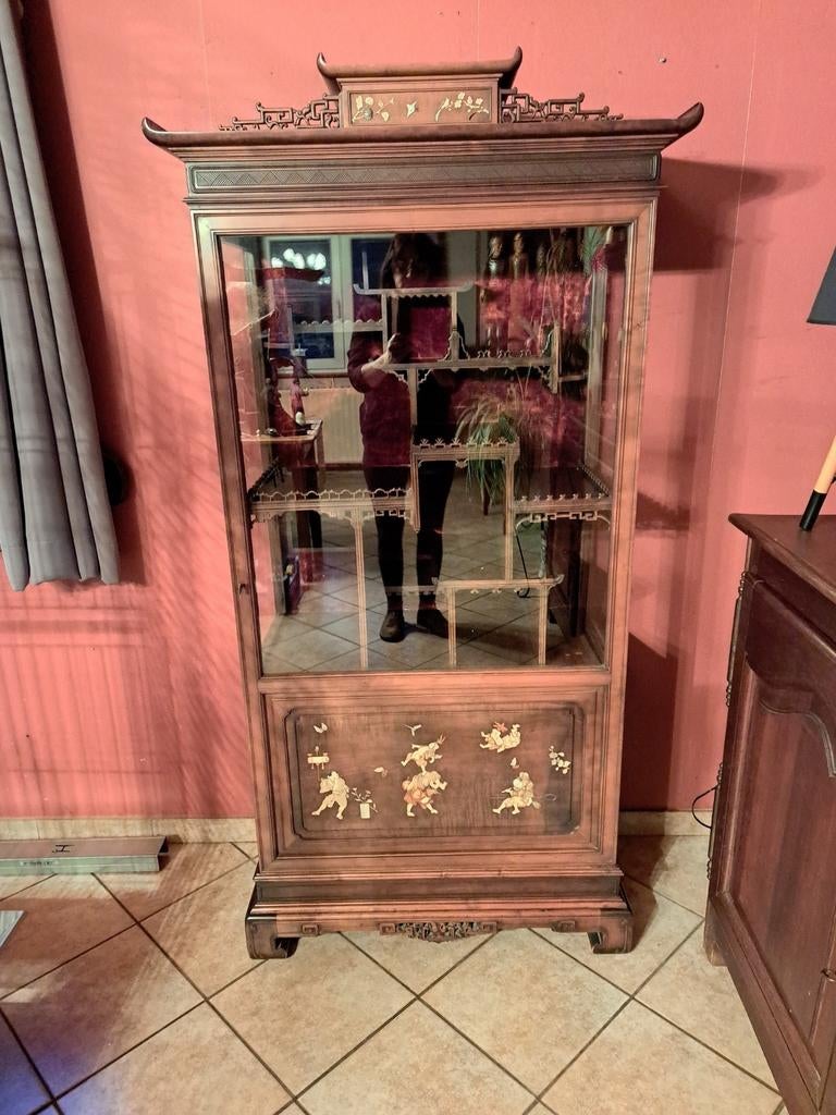 Tres ancienne armoire vitrine asiatique, Antiquités & Art, Antiquités | Meubles | Armoires, Enlèvement