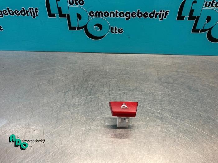 Paniekverlichtings Schakelaar van een Citroen C1 (C1 05-), Auto-onderdelen, Dashboard en Schakelaars, Gebruikt, -, Ophalen of Verzenden