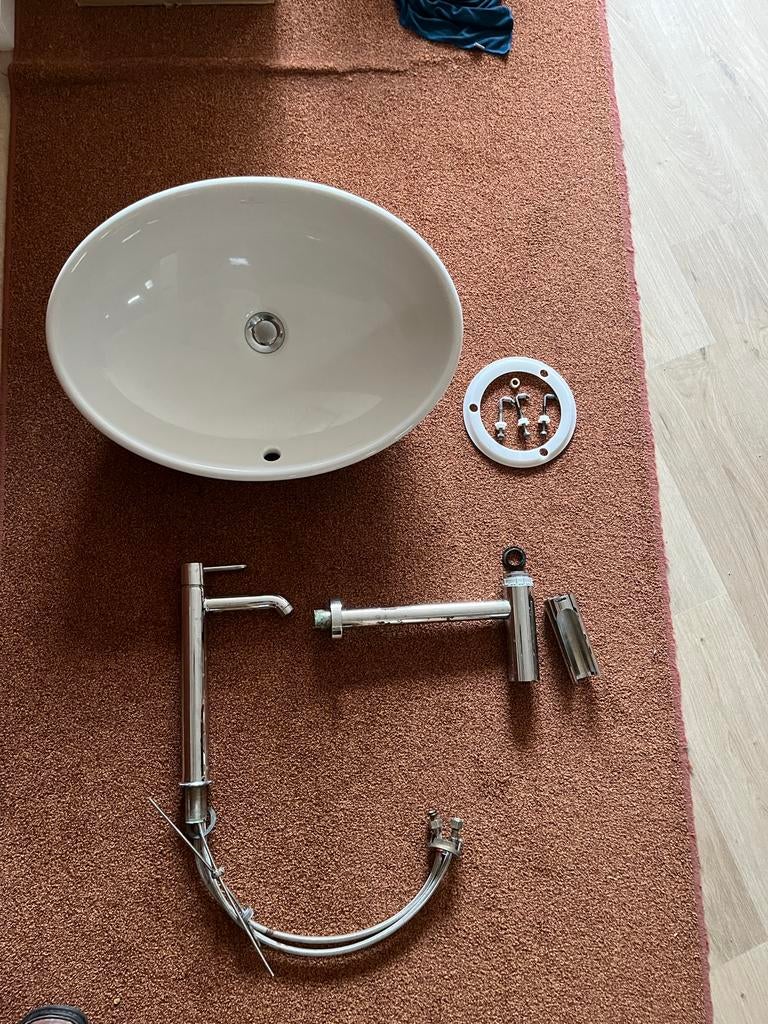 Moderne wastafel Villeroy&Boch met kraan Hansgrohe, Ophalen, Zo goed als nieuw