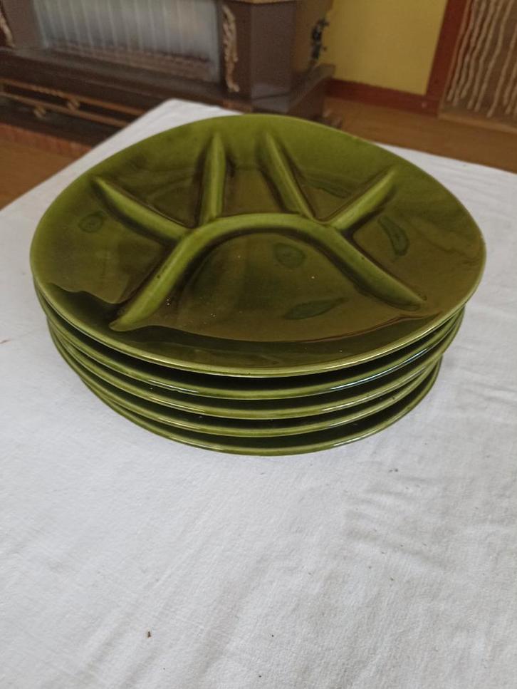 Assiettes à fondue Vintage en faïence émaillée vert olive., Maison & Meubles, Cuisine | Vaisselle, Enlèvement ou Envoi