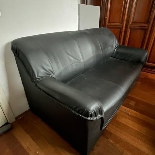 Canapé cuir à donner gratuitement, Maison & Meubles, Canapés | Salons, Enlèvement, Utilisé, Cuir, Trois personnes
