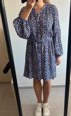 Blauwe luipaardjurk Ydence, Vêtements | Femmes, Robes, Neuf, Taille 38/40 (M), Enlèvement ou Envoi, Au-dessus du genou