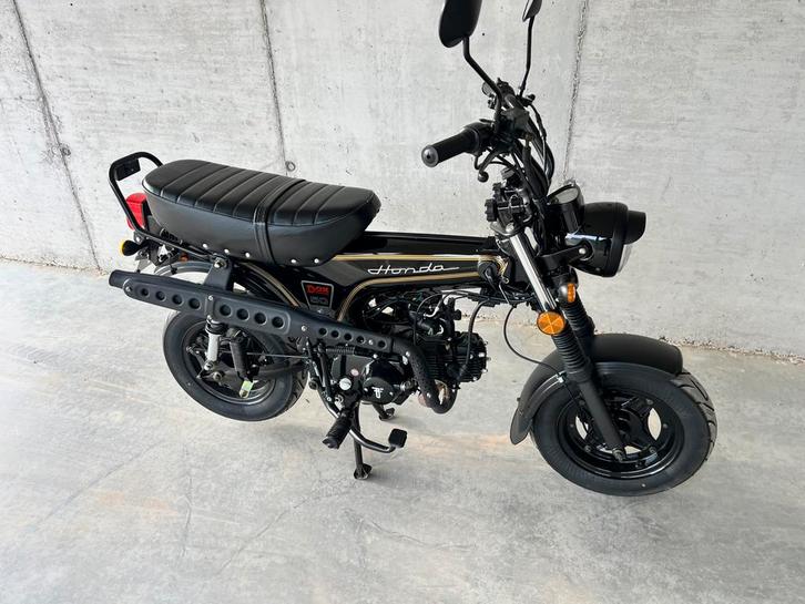 Bluroc skyteam dax 50cc b nieuwstaat, Fietsen en Brommers, Brommers | Overige merken, Zo goed als nieuw, Ophalen