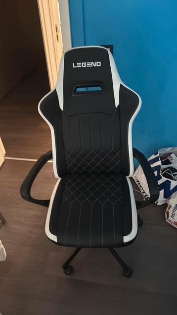 Gaming stoel beschikbaar voor biedingen