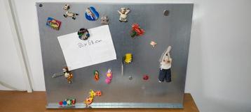 Magneetbord 86 x 63 cm beschikbaar voor biedingen