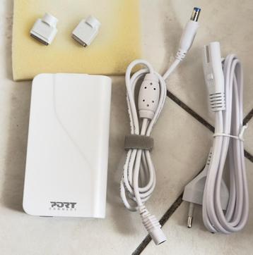 Nieuwe universele Macbook lader, nooit gebruikt. beschikbaar voor biedingen