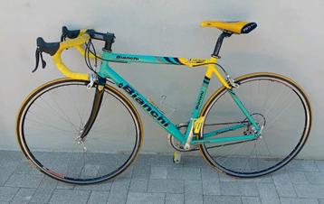 Koersfiets alu Bianchi 2x9speed maat52 Campagnolo 28inch 🚴
 beschikbaar voor biedingen