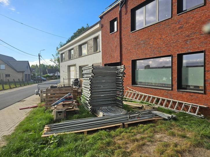 Stelling/steiger  80 m² in goede staat - gevel, Doe-het-zelf en Bouw, Steigers, Gebruikt, Gevelsteiger, 5 meter of hoger, Ophalen