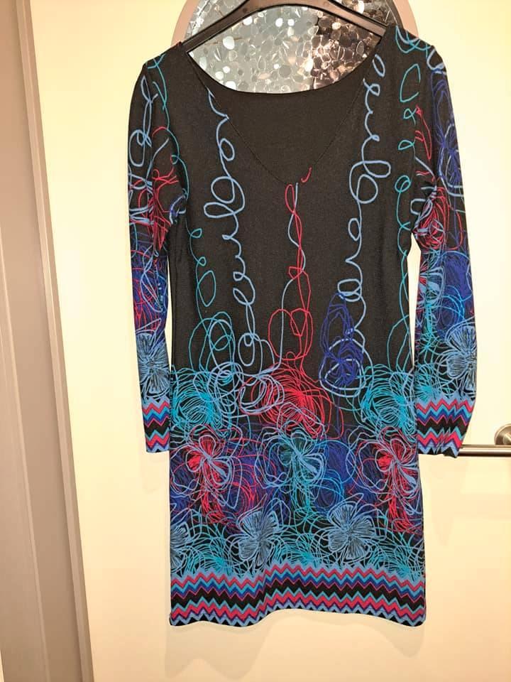 Warme kleurrijke jurk M/L, diepe V-hals, Vêtements | Femmes, Robes, Comme neuf, Taille 38/40 (M), Au-dessus du genou, Enlèvement ou Envoi