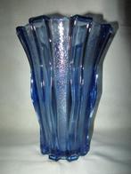Verreries Scailmont: vase Cubis bleu, Art Déco!, Antiquités & Art, Enlèvement ou Envoi