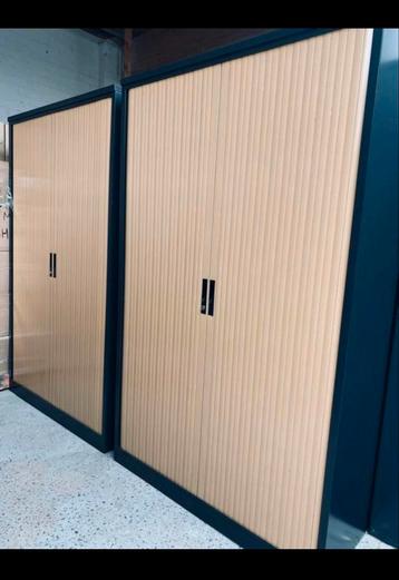 Roldeurkasten zo goed als nieuw beschikbaar voor biedingen