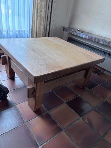 Massief eiken salontafel beschikbaar voor biedingen