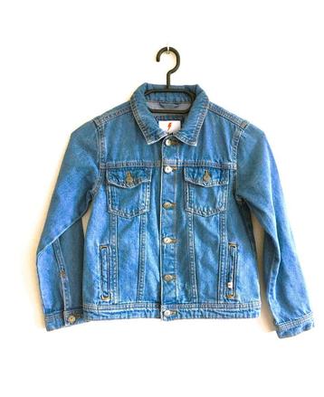️ Kidz Nation-Stoer & Stijlvol: Jeansvestje Maat 128! ️ beschikbaar voor biedingen