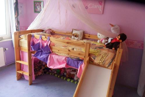 A vendre lit cabane+toboggan en pin massif, Kinderen en Baby's, Kinderkamer | Bedden, Zo goed als nieuw, 180 cm of meer, 85 tot 100 cm
