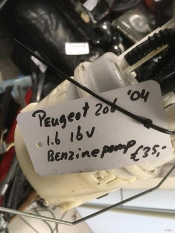 Peugeot 206 1.6 16v bezinepomp '04