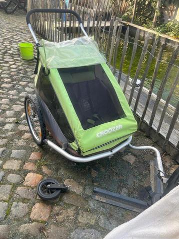 Fietskar croozer met babystoeltje beschikbaar voor biedingen