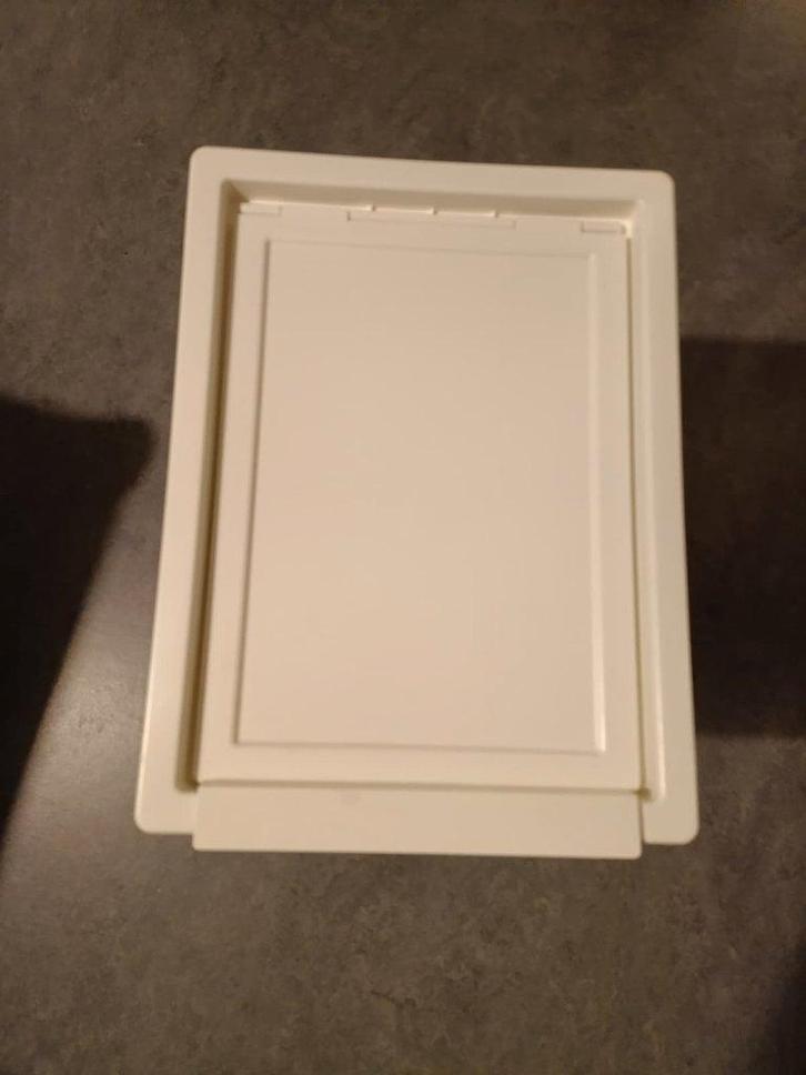 Poubelle IKEA FILUR 42 L avec couvercle – blanche, Maison & Meubles, Accessoires pour la Maison | Poubelles, Neuf, Autres matériaux