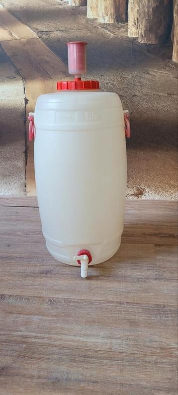 Cuve de fermentation Graf avec joint hydraulique et robinet., Enlèvement, Utilisé