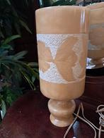 Vintage tafellamp in albast-look met bloemmotief – 15€, Ophalen, Overige materialen, Out & Nief, Zo goed als nieuw