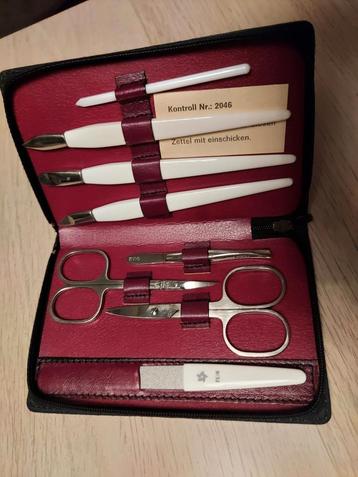 Set de manucure vintage en cuir véritable - Nouveau et inuti, Enlèvement ou Envoi, Comme neuf