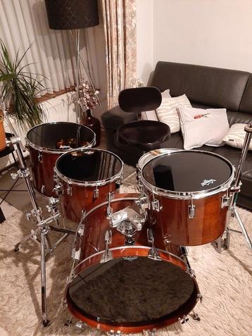Tama Superstar Mahogany + verzameling cymbalen beschikbaar voor biedingen