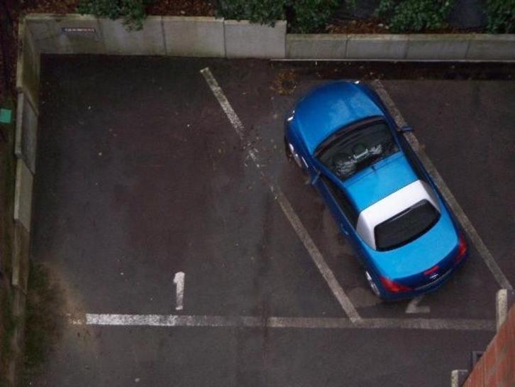 Parking extérieur en face du shopping du Westland Anderlecht, Immo, Garages en Parkeerplaatsen, Brussel