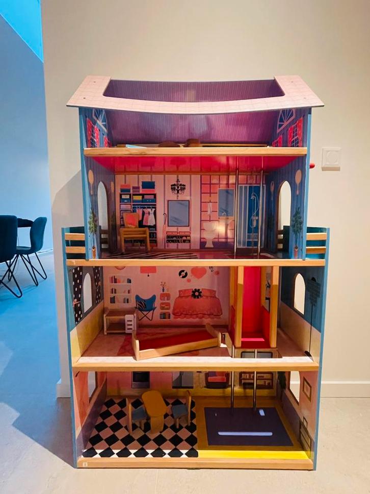 40 eur Mooi houten poppenhuis kidkraft met lift, Kinderen en Baby's, Speelgoed | Poppenhuizen, Zo goed als nieuw, Poppenhuis, Ophalen