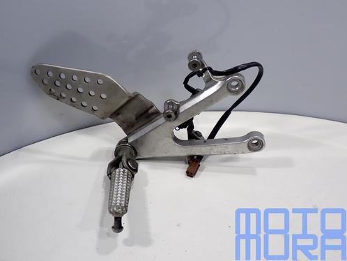 Voetsteun rechts voor de Yamaha YZF-R1 2002 - 2003 RN09 YZF, Motoren, Onderdelen | Yamaha, Gebruikt, Ophalen of Verzenden