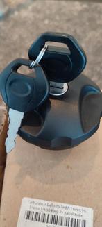 Tankdop met sleutel sherco sm50, Fietsen en Brommers, Ophalen, Zo goed als nieuw