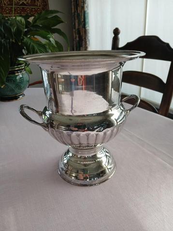 Champagnekoeler beschikbaar voor biedingen