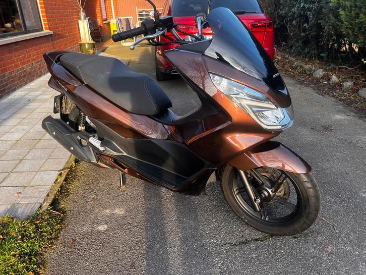 Honda PCX 125 bwj 2015, Motos, Motos | Honda, Particulier, Scooter, 1 cylindre, Éclairage LED, Enlèvement