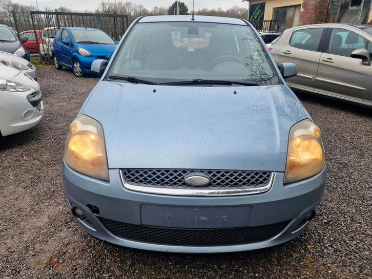 Ford fiesta 1.4 diesel. 2006.5porte 213370km roul très bien, Auto's, Ford, Bedrijf, Te koop, Fiësta, Lederen bekleding, Diesel