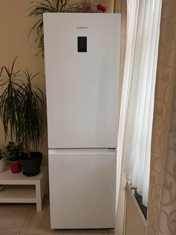 koelkast, Elektronische apparatuur, Koelkasten en IJskasten, 200 liter of meer, Ophalen of Verzenden, Zo goed als nieuw, Met vriesvak