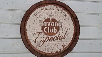 Havanna bord in hout beschikbaar voor biedingen