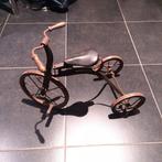 Driewielertje in ijzer . Lederen zadel . Klein model ., Ophalen of Verzenden