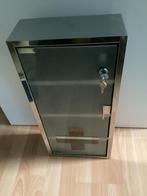 Retro Medicijnkast, Enlèvement