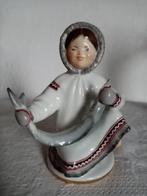 Figurine porcelaine fille Inuite  Lfz /Velikhova 1960s 14cm, Enlèvement ou Envoi