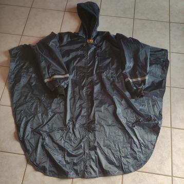 Able2 - gevoerde poncho met mouwen en rits voor de rolstoel. beschikbaar voor biedingen