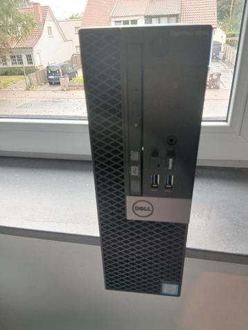Dell desktop met scherm en andere accesoires  beschikbaar voor biedingen