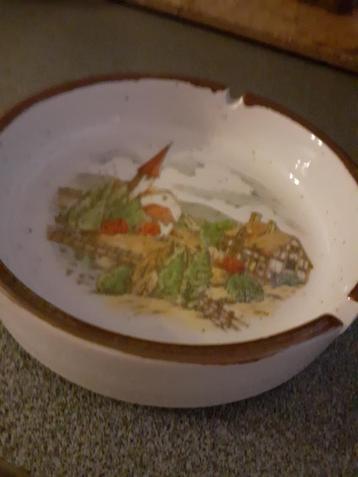 Asbak beschikbaar voor biedingen