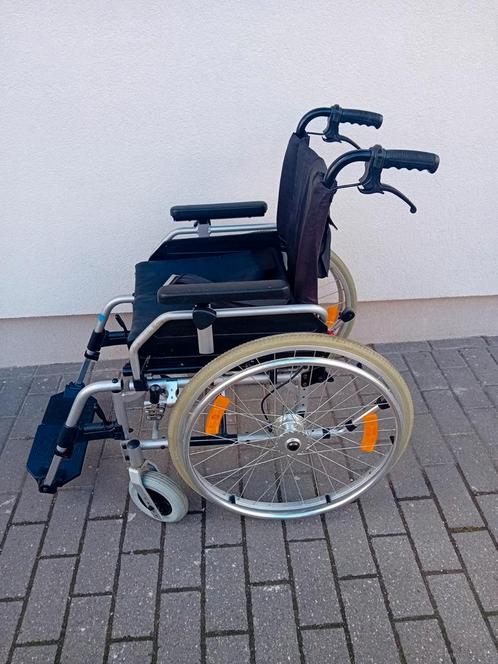 Rolstoelmodel Moly van het merk Uniroll onberispelijk met, Diversen, Rolstoelen, Zo goed als nieuw, Ophalen