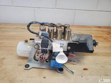 Mercedes CLK klasse W208 97 - 03 cabrio dakpomp a2088000030 beschikbaar voor biedingen